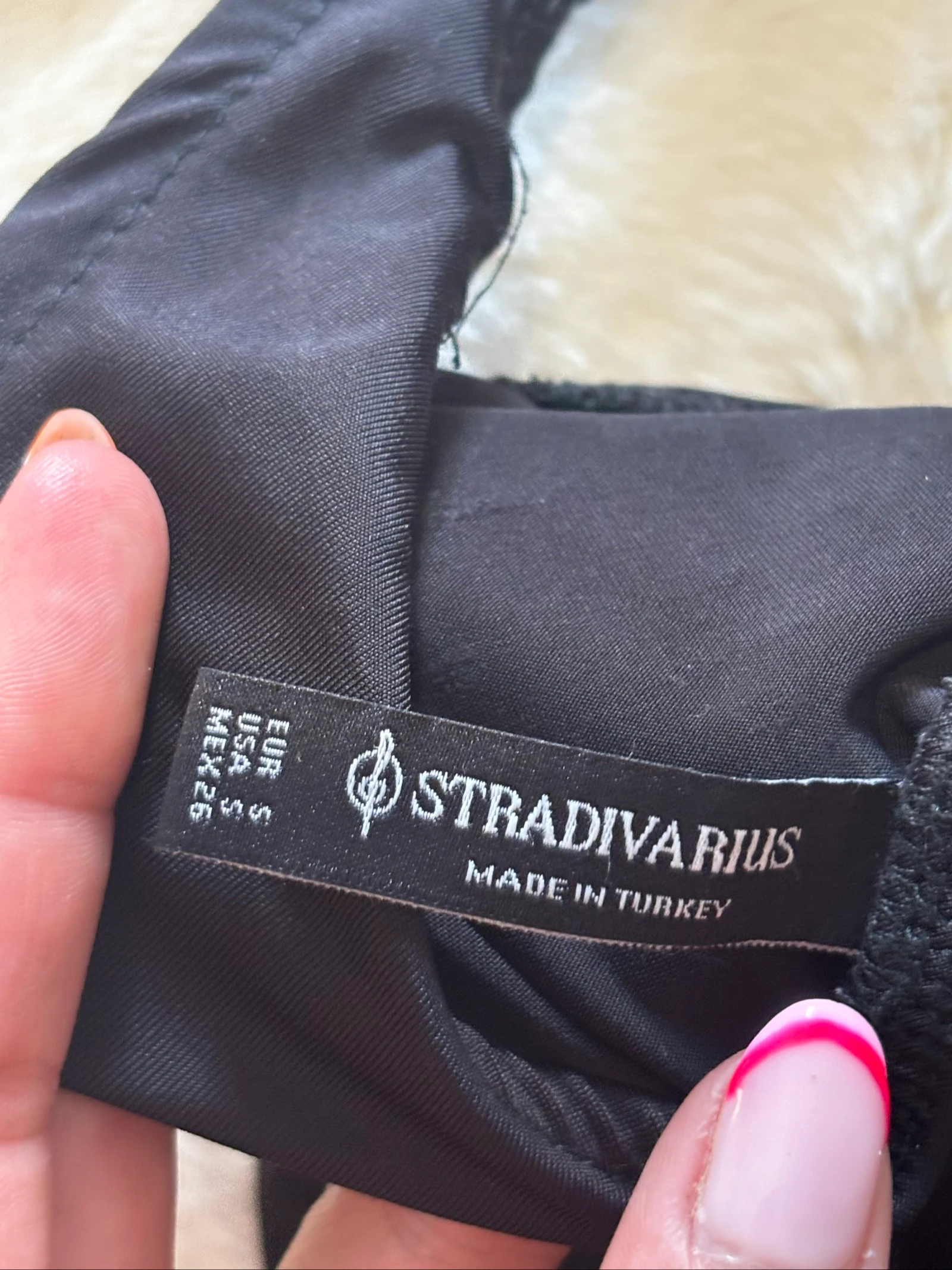Zwarte strakke jurk met één schouderband Stradivarius – photo 2